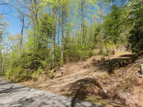 9999 Parkway View Dr, Hendersonville, NC 28739