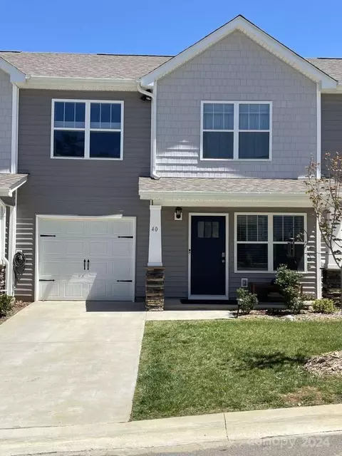 40 Benedict Ln, Weaverville, NC 28787