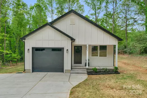 525 E I St, Newton, NC 28658