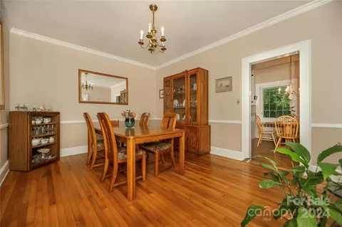 Dining - 345 Maple St, Brevard, NC 28712 photo 2 of 2