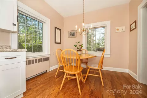 Dining - 345 Maple St, Brevard, NC 28712 photo 1 of 2