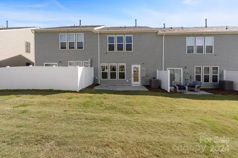 Exterior - 717 Elders Story Rd, Fort Mill, SC 29708 photo 5 of 6