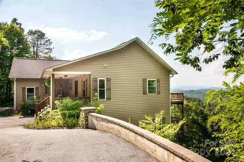 151 Old Still Rd, Hendersonville, NC 28739