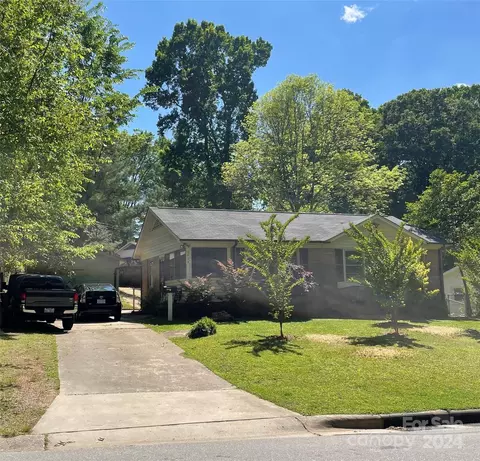 2508 Dora Dr, Charlotte, NC 28215