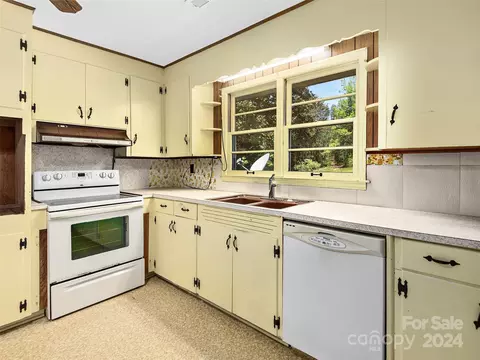 Kitchen - Owl Hollow Road, Mill Spring, NC 28756 photo 2 of 4