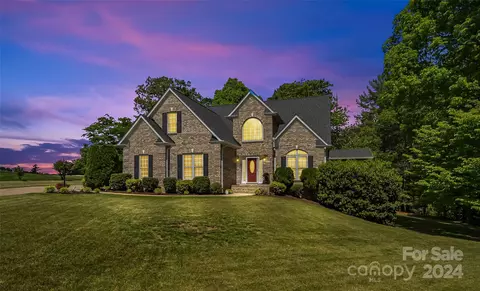 4001 Tanglewood Ne Ln NE, Hickory, NC 28601