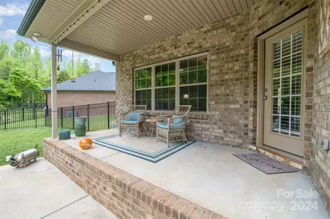 Exterior - 5228 Grey Hawk Ct, Concord, NC 28025 photo 4 of 10