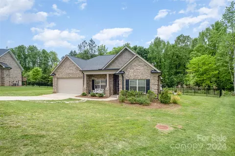 Exterior - 5228 Grey Hawk Ct, Concord, NC 28025 photo 3 of 10