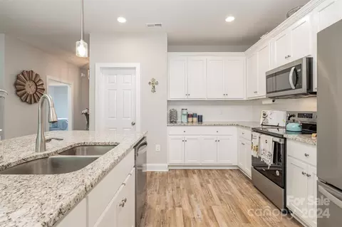 Kitchen - 5228 Grey Hawk Ct, Concord, NC 28025 photo 3 of 5
