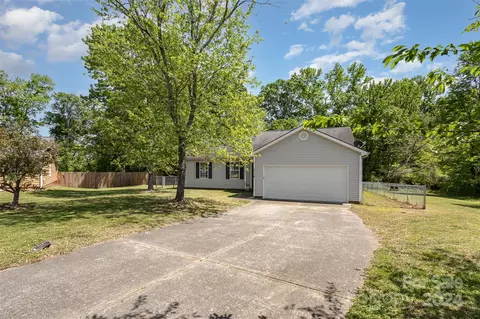 2114 Hedgelawn Dr, Charlotte, NC 28262