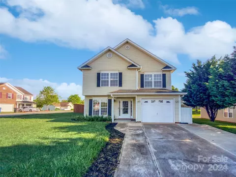 2101 Ballingarry Dr, Statesville, NC 28625