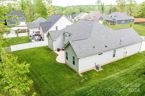 Exterior - 7142 Brandywine Ln, Stanley, NC 28164 photo 5 of 10