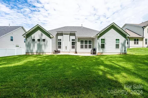 Exterior - 7142 Brandywine Ln, Stanley, NC 28164 photo 6 of 10