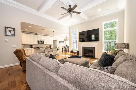 Living - 7142 Brandywine Ln, Stanley, NC 28164 photo 2 of 4