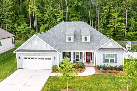 7142 Brandywine Ln, Stanley, NC 28164