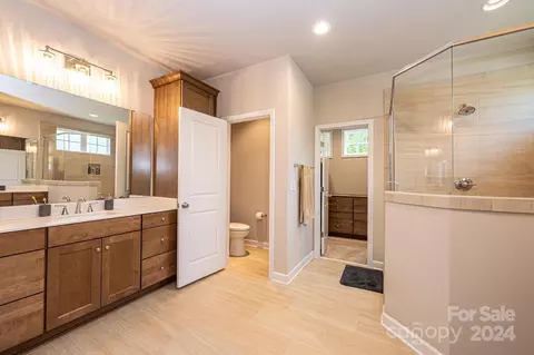 Bath - 7142 Brandywine Ln, Stanley, NC 28164 photo 2 of 4