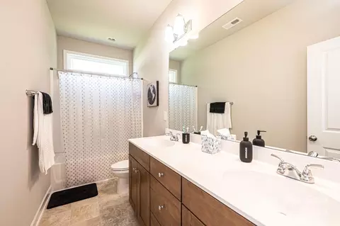 Bath - 7142 Brandywine Ln, Stanley, NC 28164 photo 4 of 4