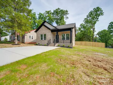 1743 Holly Ave, Albemarle, NC 28001