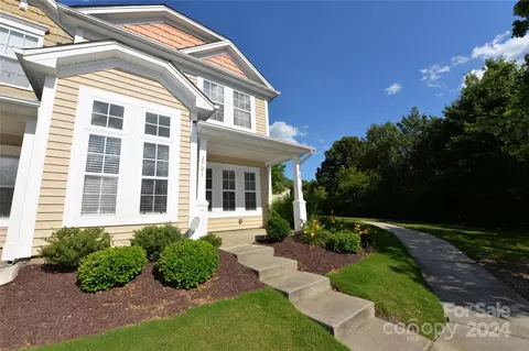 2721 Grain Mill Ln, Charlotte, NC 28214