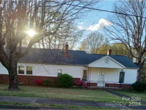 208 End St, Valdese, NC 28690