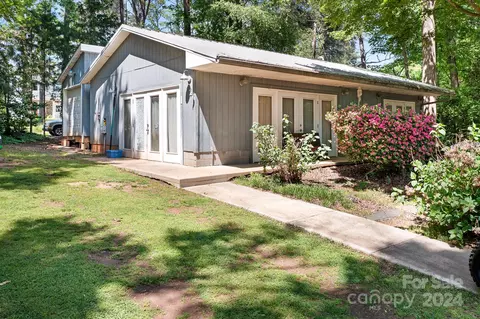 Exterior - 5044 Beachside Pl, Sherrills Ford, NC 28673 photo 4 of 4