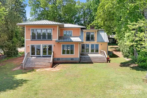 Exterior - 5044 Beachside Pl, Sherrills Ford, NC 28673 photo 3 of 4