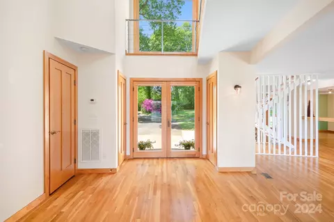 Entry Way - 5044 Beachside Pl, Sherrills Ford, NC 28673 photo 1 of 3
