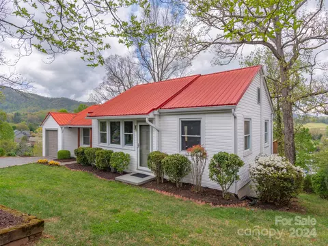 117 Nelson Park Dr, Waynesville, NC 28786