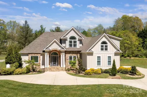 32 Bill Horne Dr, Swannanoa, NC 28778