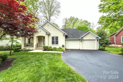 35 Kings Mill Ct, Biltmore Lake, NC 28715