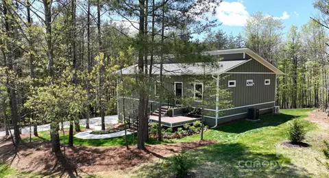 181 Cascades Dr, Hickory, NC 28601