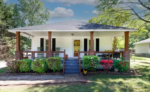 907 Woodlawn Ave, Mount Holly, NC 28120