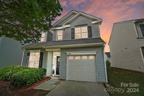 9345 Longstone Ln, Charlotte, NC 28277