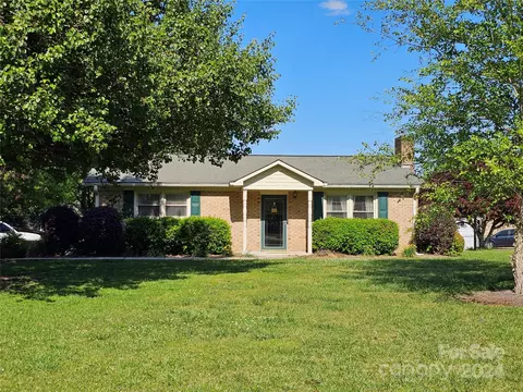 2483 Oxford Cir, Lancaster, SC 29720