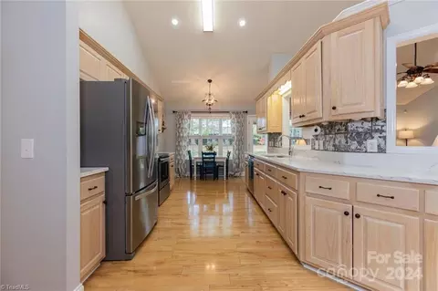 Kitchen - 190 Franklin Ct, Purlear, NC 28665 photo 5 of 6