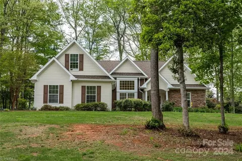 Exterior - 190 Franklin Ct, Purlear, NC 28665 photo 1 of 7
