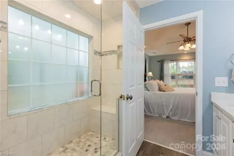 Bath - 190 Franklin Ct, Purlear, NC 28665 photo 2 of 6