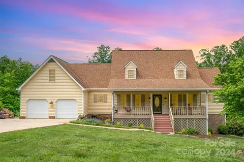5650 Charter Oaks Ln, York, SC 29745