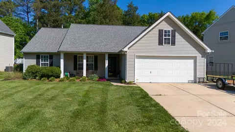 1396 Hollythorne Dr, Rock Hill, SC 29732