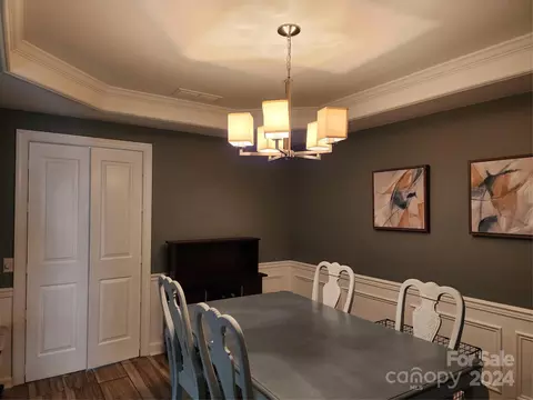 Dining - 18111 Bluff Inlet Rd, Cornelius, NC 28031 photo 2 of 4