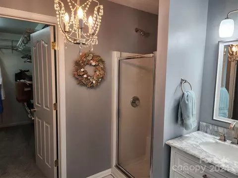 Bath - 18111 Bluff Inlet Rd, Cornelius, NC 28031 photo 4 of 7