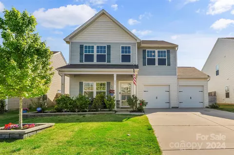 225 Hidden Lakes Rd, Statesville, NC 28677