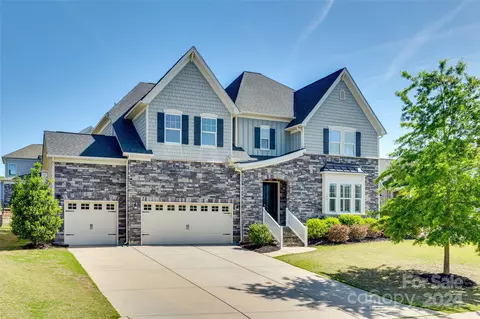 306 Corner Lake Ct, Fort Mill, SC 29715
