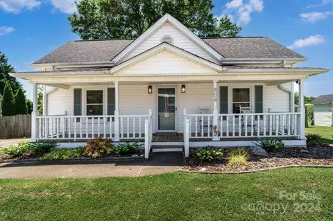804 Brook St, Belmont, NC 28012