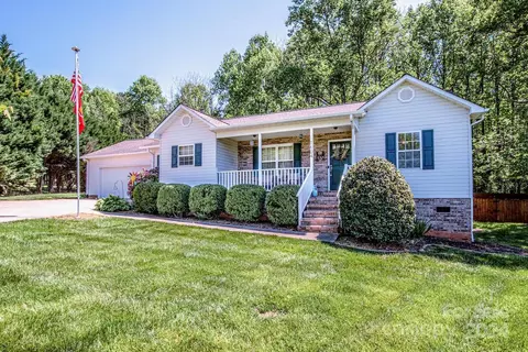 1604 Indian Head Ct, Conover, NC 28613