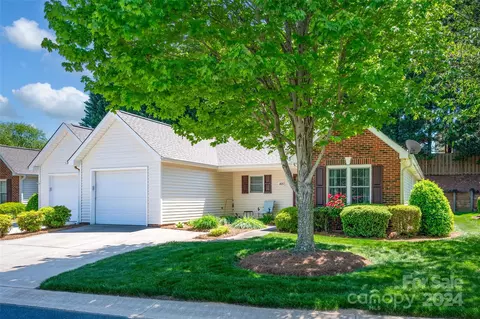 165 Oak Village Pkwy, Mooresville, NC 28117
