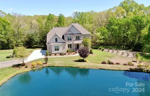1305 Cuthbertson Rd, Waxhaw, NC 28173