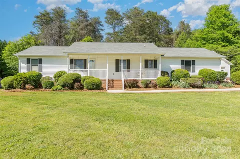 1008 Park Cir, Lincolnton, NC 28092