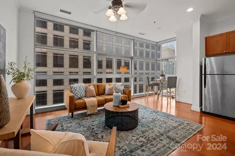333 W Trade 600 St #600, Charlotte, NC 28202