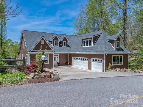 415 Methodist Dr, Lake Junaluska, NC 28745